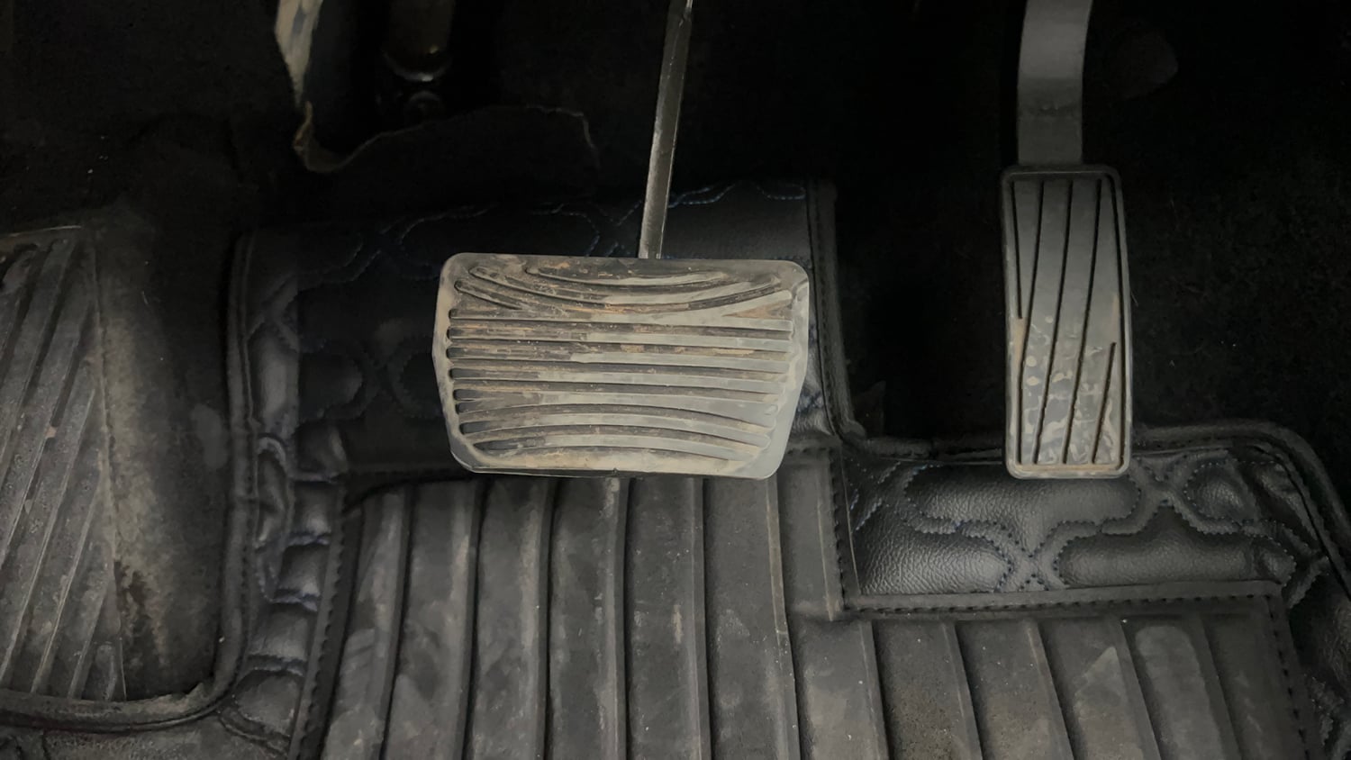 Used 2024 Mahindra XUV700 AX7 Luxury Pack Petrol AT 7 STR Petrol Automatic interior PEDALS VIEW