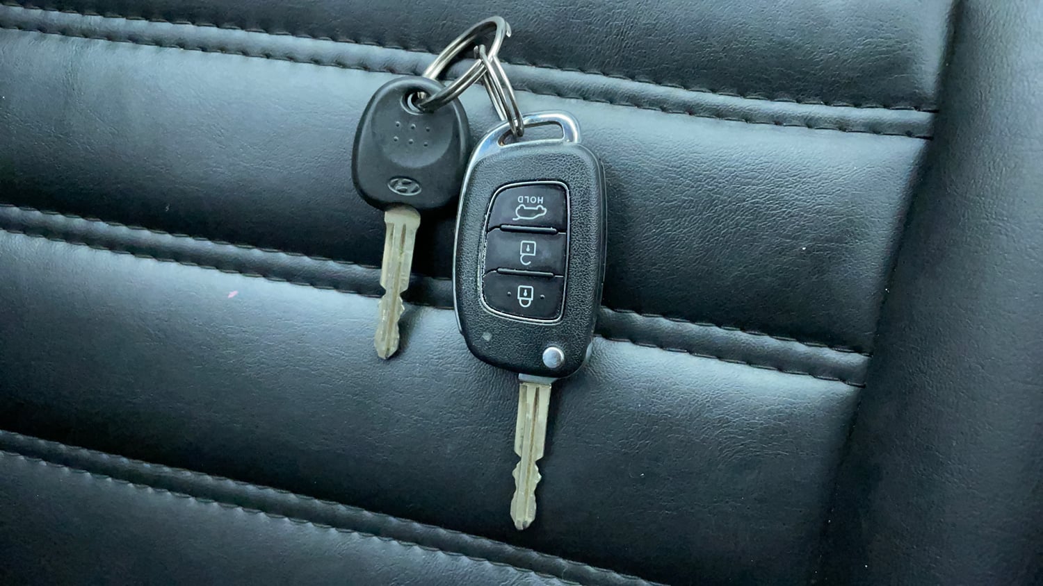 Used 2019 Hyundai Elite i20 Sportz Plus 1.2 CVT Petrol Automatic extra CAR KEY VIEW