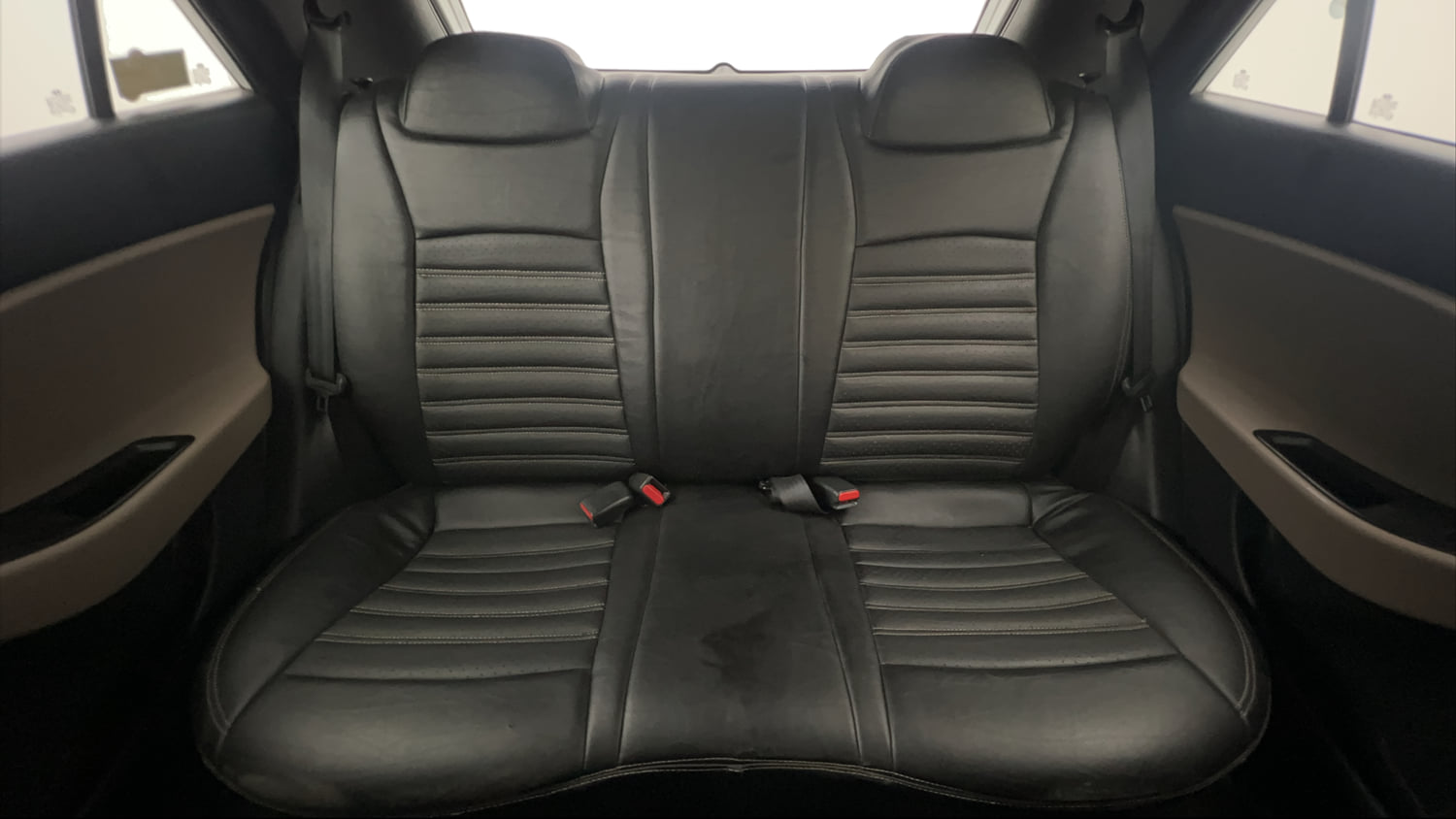 Used 2019 Hyundai Elite i20 Magna Plus 1.2 Petrol Manual interior REAR SEAT CONDITION VIEW