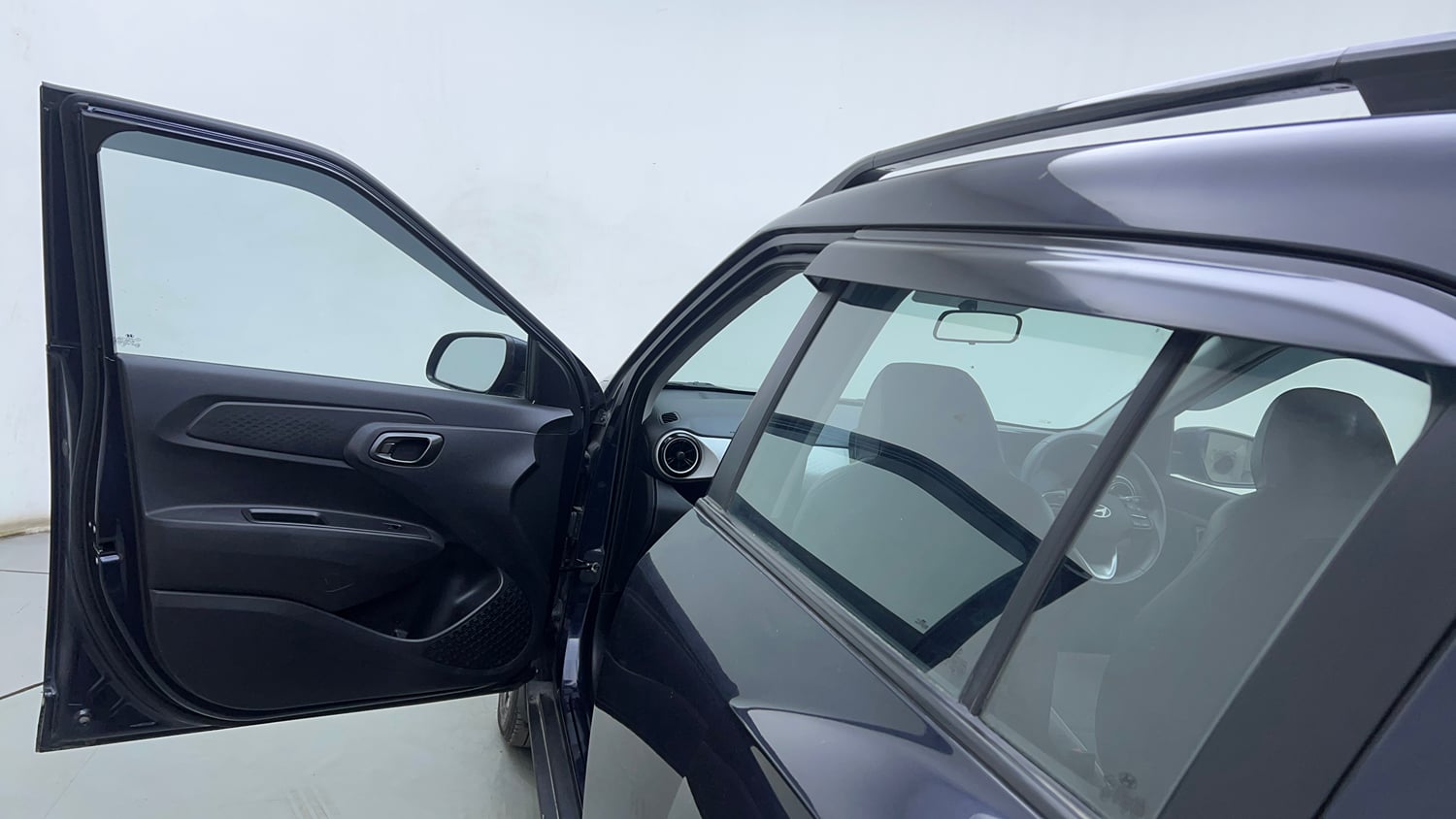 Used 2023 Hyundai Exter SX (O) 1.2 AMT Petrol Automatic interior LEFT FRONT DOOR OPEN VIEW