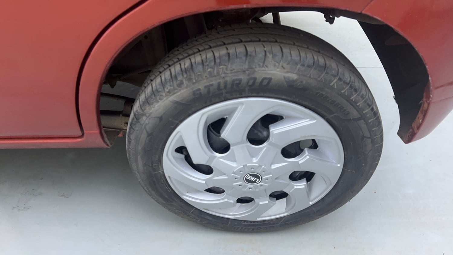 Used 2013 Maruti Suzuki Alto K10 VXi Petrol Manual tyres LEFT REAR TYRE RIM VIEW