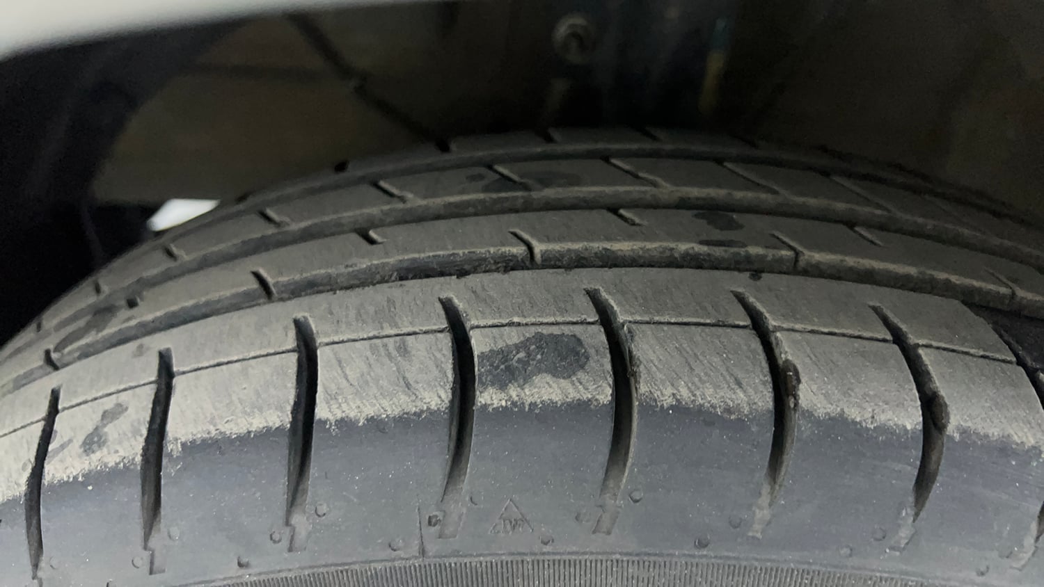 Used 2022 Maruti Suzuki Swift VXi Petrol Manual tyres LEFT FRONT TYRE TREAD VIEW