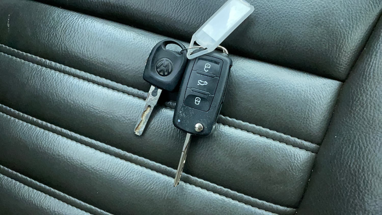 Used 2015 Volkswagen Polo Trendline 1.2L (P) Petrol Manual extra CAR KEY VIEW