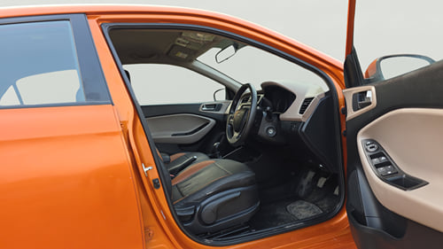 Used 2018 Hyundai Elite i20 Asta 1.2 Petrol Manual interior RIGHT SIDE FRONT DOOR CABIN VIEW