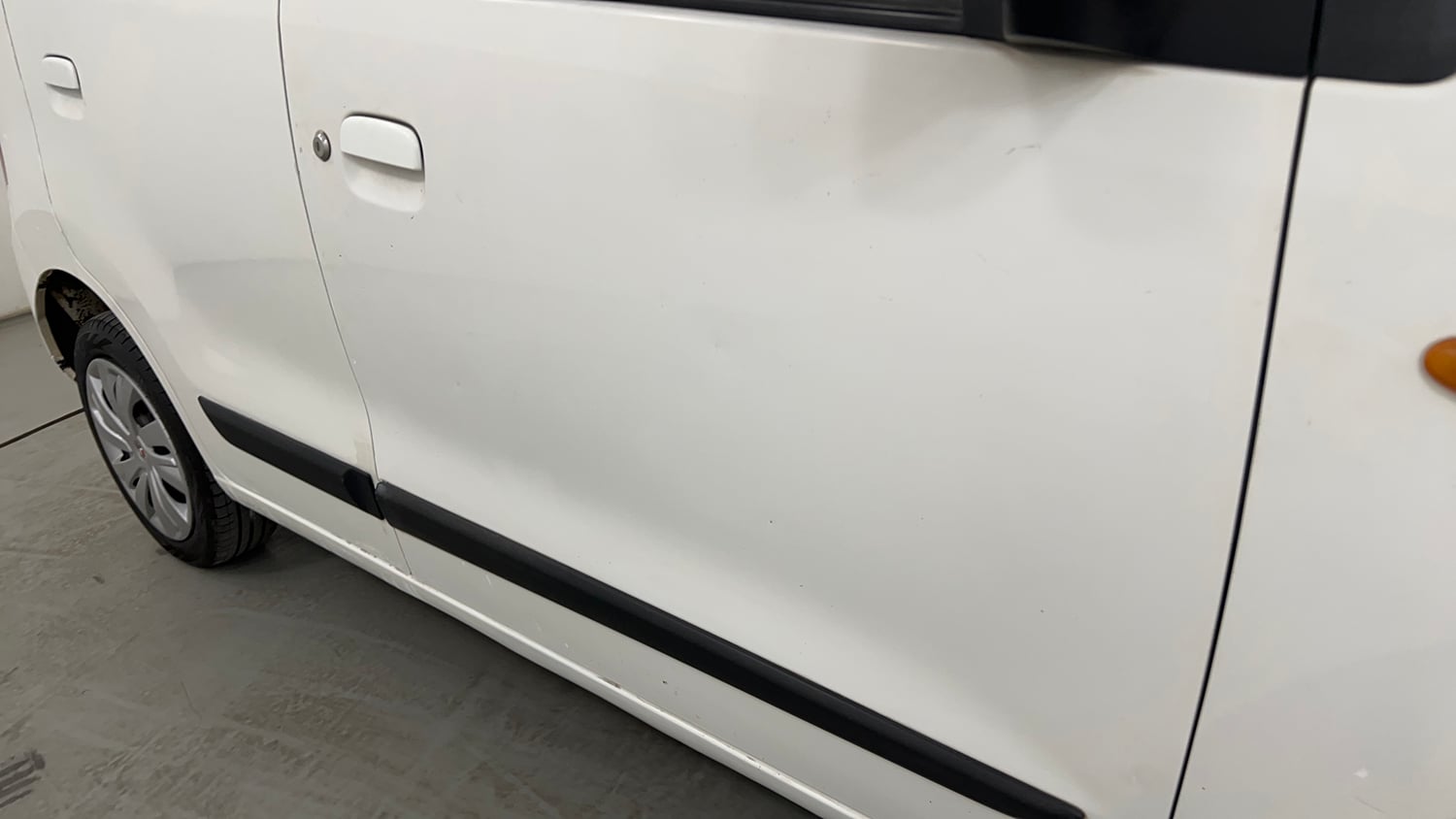 Used 2012 Maruti Suzuki Wagon R 1.0 VXi Petrol Manual dents MINOR DENT