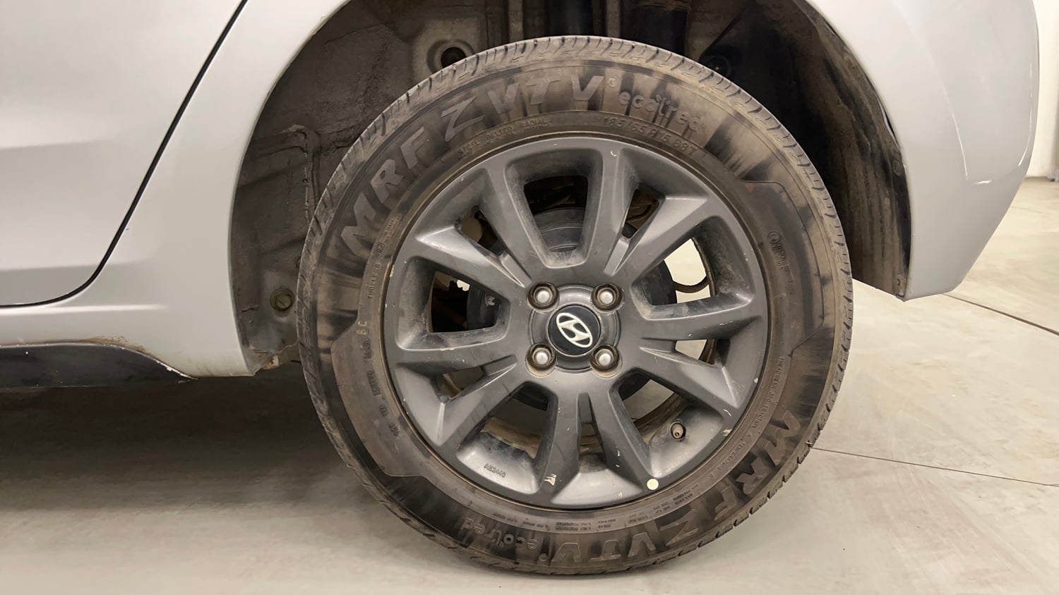 Used 2020 Hyundai Elite i20 Sportz Plus 1.2 Petrol Manual tyres LEFT REAR TYRE RIM VIEW