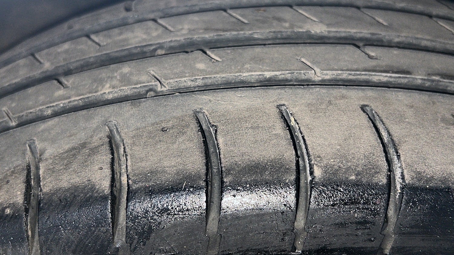 Used 2019 Hyundai Elite i20 Magna Plus 1.2 Petrol Manual tyres RIGHT FRONT TYRE TREAD VIEW