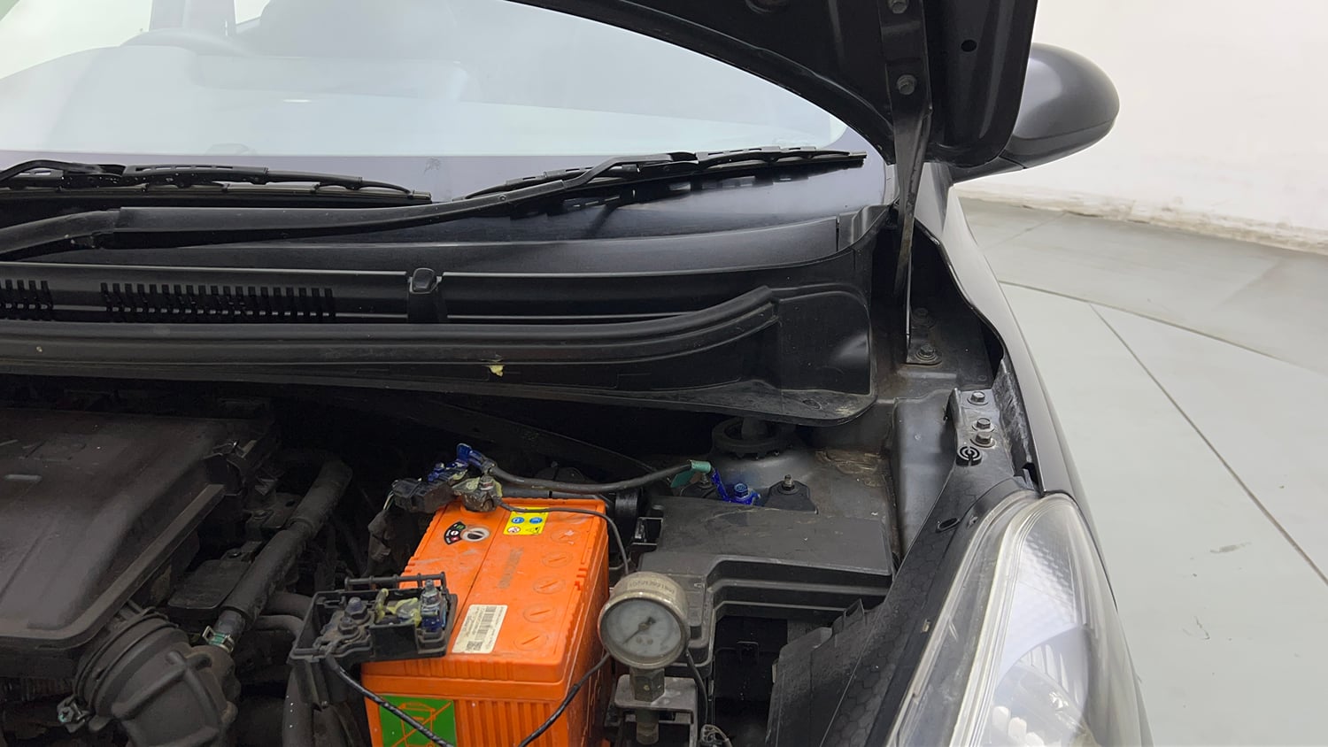 Used 2021 Hyundai Grand i10 Nios Magna 1.2 Kappa VTVT CNG Cng Manual engine ENGINE LEFT SIDE HINGE & APRON VIEW