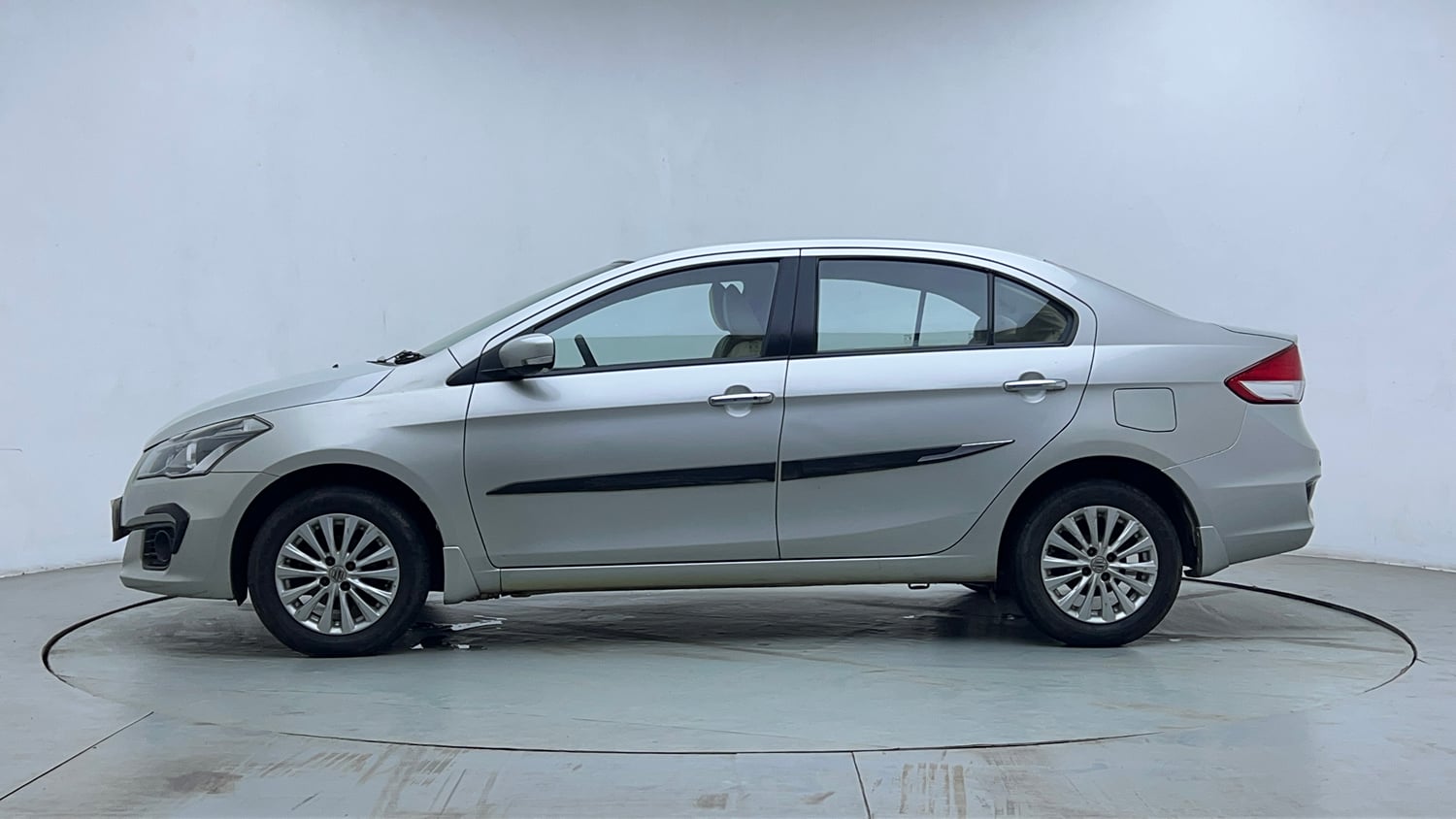 Used 2017 Maruti Suzuki Ciaz Zeta 1.4 AT Petrol Automatic exterior LEFT SIDE VIEW