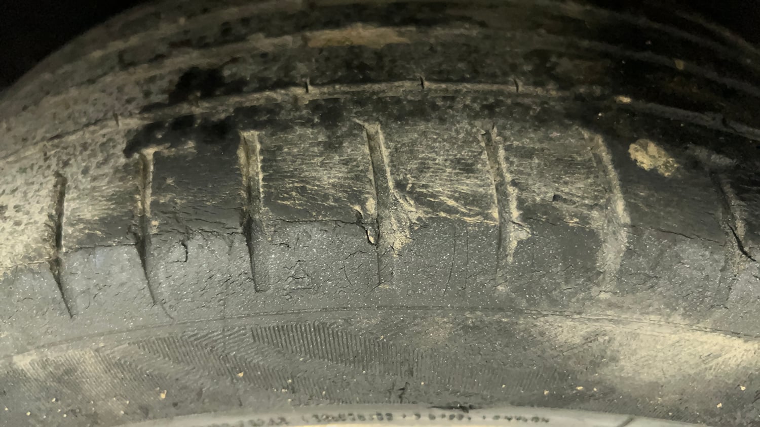 Used 2020 Maruti Suzuki Baleno Alpha Petrol Manual tyres LEFT REAR TYRE TREAD VIEW