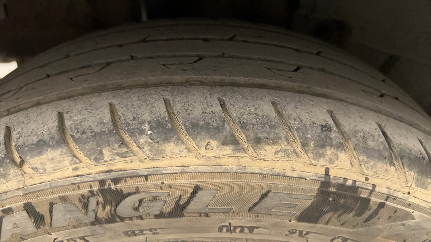 Used 2018 Tata Tigor Revotron XZA Petrol Automatic tyres RIGHT REAR TYRE TREAD VIEW