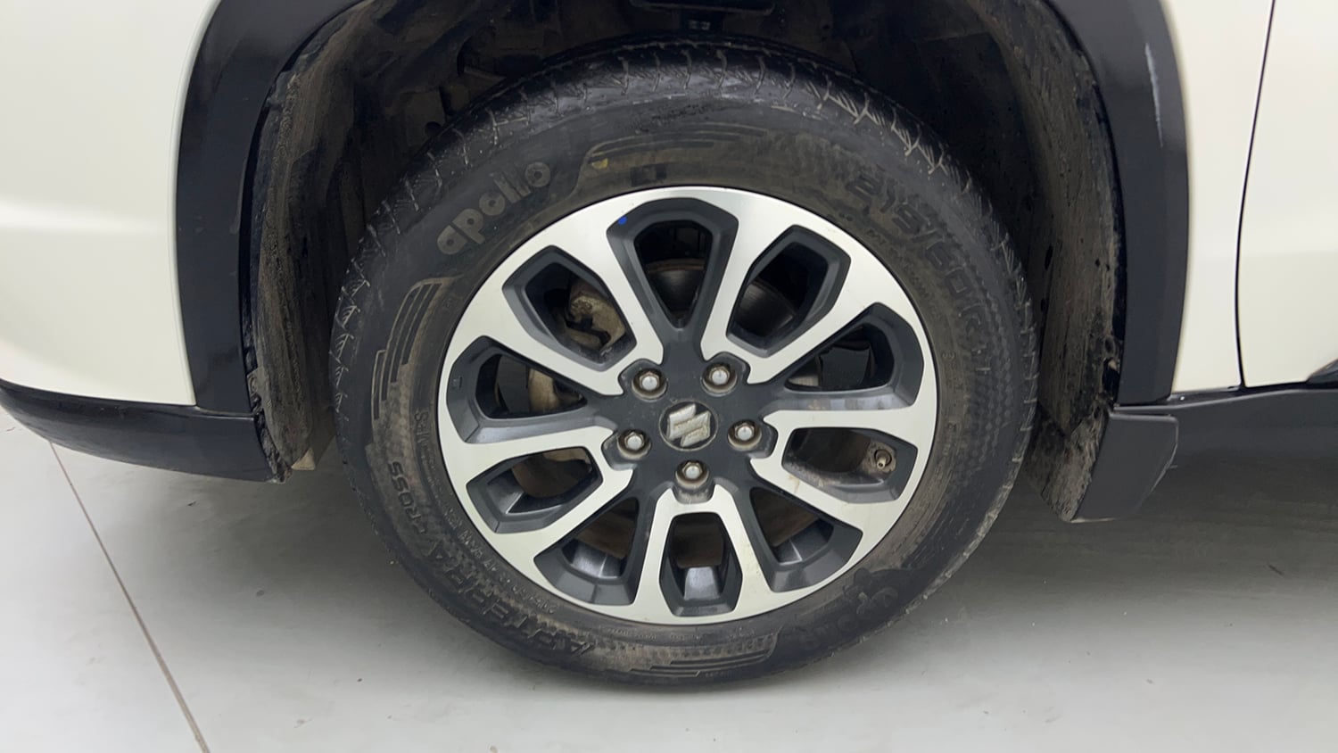 Used 2023 Maruti Suzuki Grand Vitara Alpha Plus Intelligent Hybrid eCVT Hybrid Automatic tyres LEFT FRONT TYRE RIM VIEW