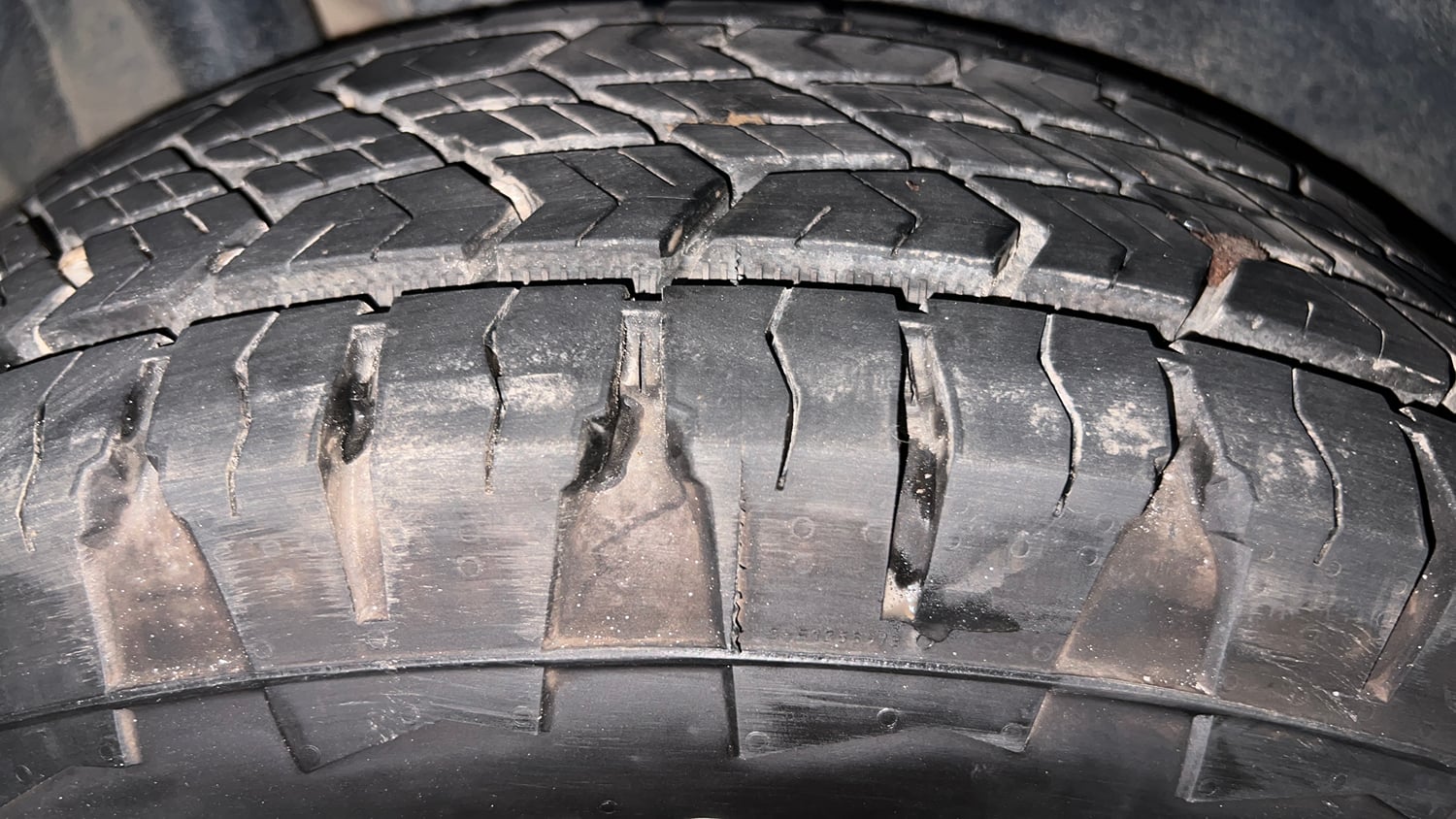 Used 2016 Maruti Suzuki S-Cross Zeta 1.3 Diesel Manual tyres RIGHT REAR TYRE TREAD VIEW