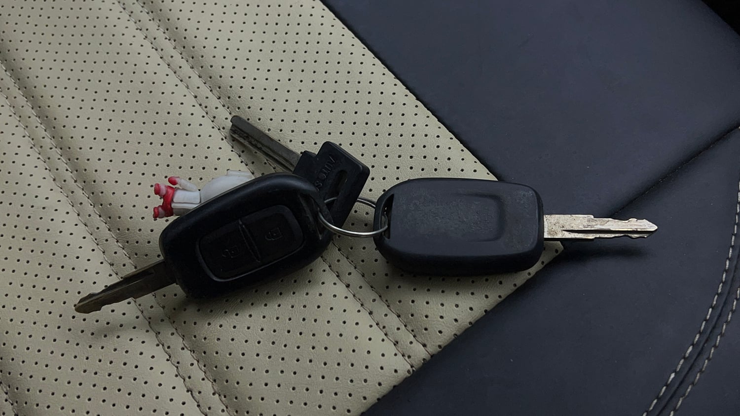 Used 2018 Renault Kwid CLIMBER 1.0 Petrol Manual extra CAR KEY VIEW