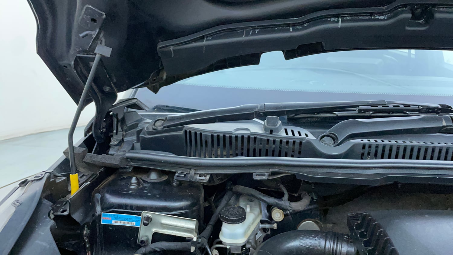 Used 2022 Tata Nexon XZA Plus (Premium) Dark Edition Petrol Automatic engine ENGINE RIGHT SIDE HINGE & APRON VIEW