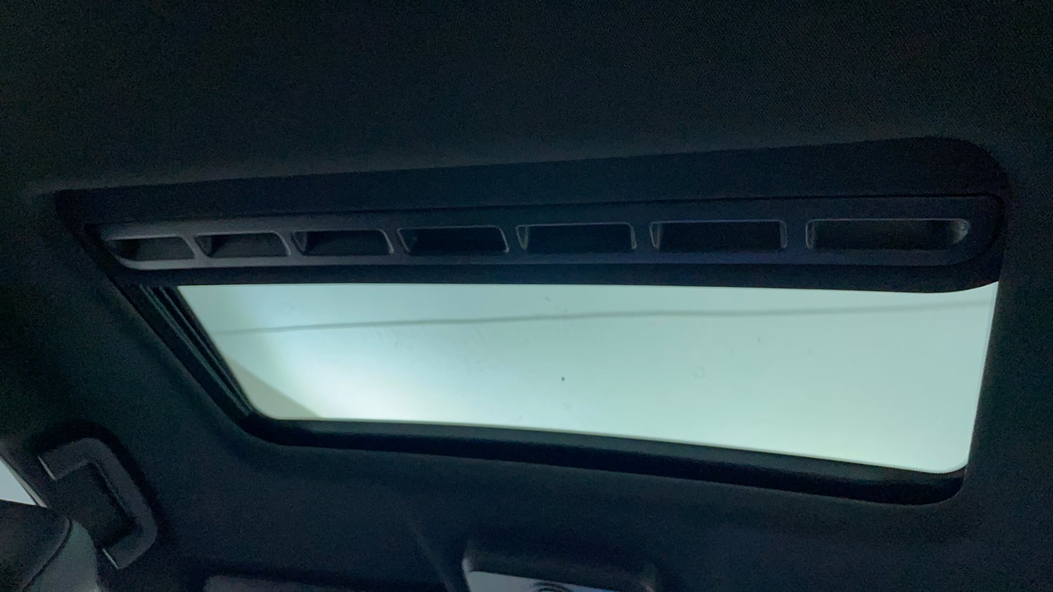Used 2022 Tata Nexon XZA Plus (Premium) Dark Edition Petrol Automatic top_features Sunroof