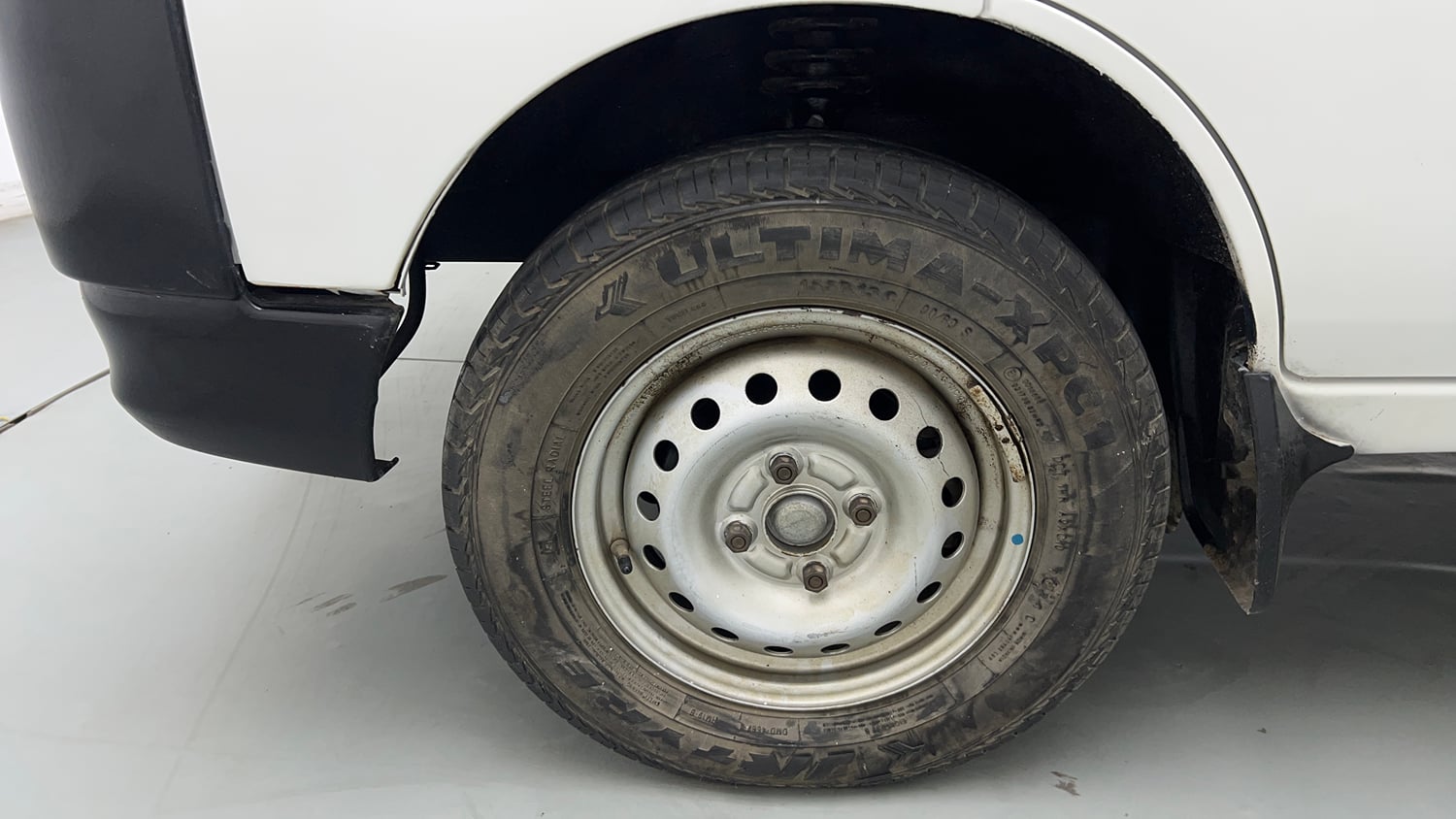Used 2022 Maruti Suzuki Eeco 5 STR AC (O) Petrol Manual tyres LEFT FRONT TYRE RIM VIEW