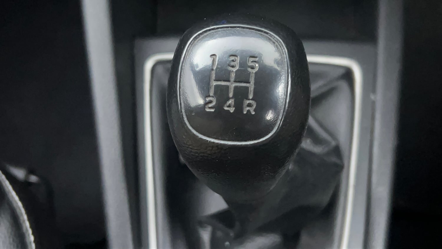 Used 2019 Hyundai Elite i20 Magna Plus 1.2 Petrol Manual interior GEAR  KNOB VIEW