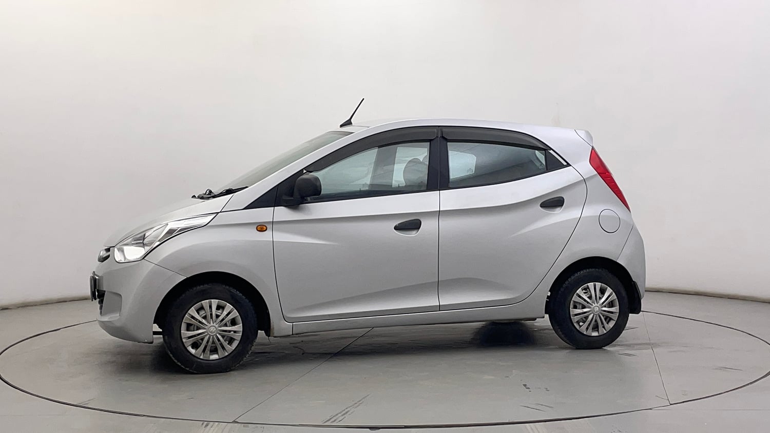 Used 2016 Hyundai Eon Era + Petrol Manual exterior LEFT SIDE VIEW
