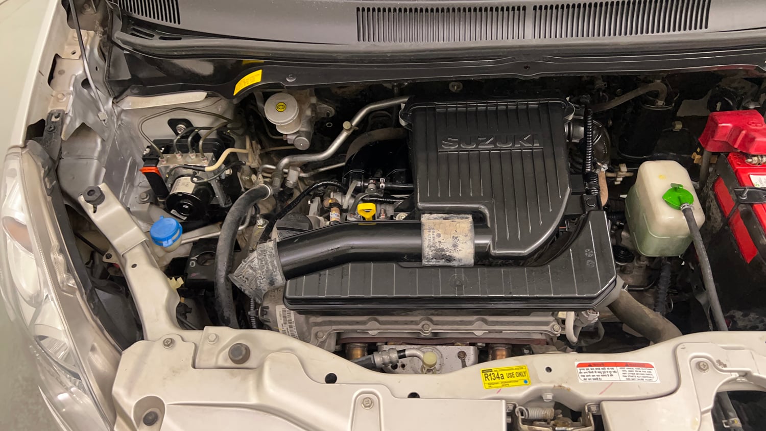 Used 2015 Maruti Suzuki Ritz Zxi BS-IV Petrol Manual engine ENGINE RIGHT SIDE VIEW