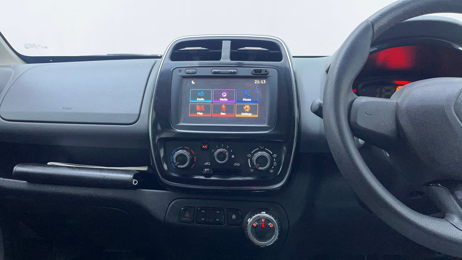 Used 2018 Renault Kwid 1.0 RXT AMT Petrol Automatic interior MUSIC SYSTEM & AC CONTROL VIEW