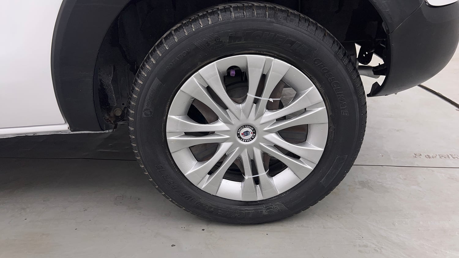 Used 2020 Renault Triber RXZ EASY-R AMT Petrol Automatic tyres LEFT REAR TYRE RIM VIEW