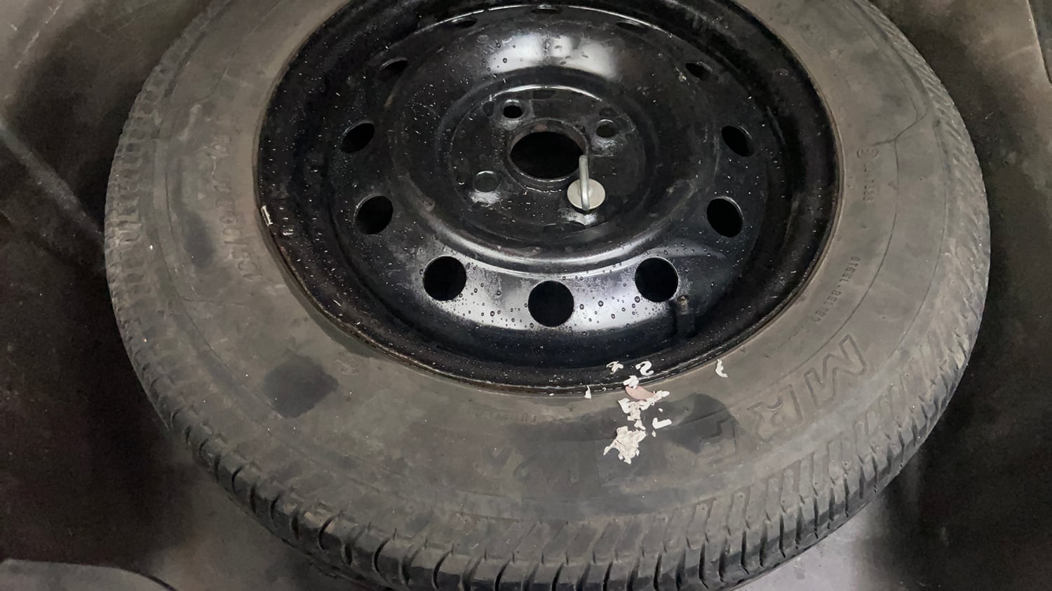 Used 2016 Maruti Suzuki Swift Dzire VXI Petrol Manual tyres SPARE TYRE VIEW