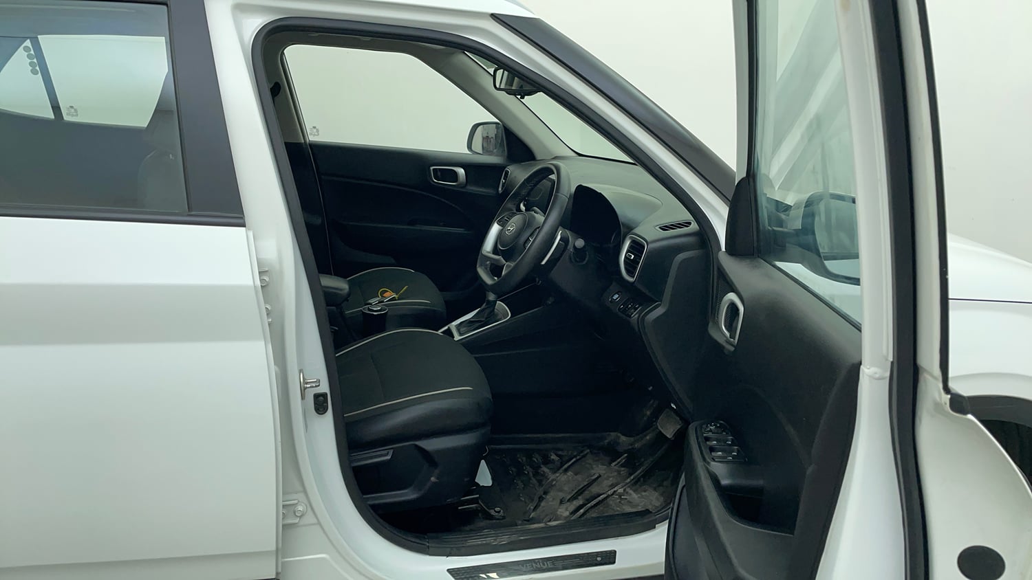 Used 2022 Hyundai Venue SX Plus 1.0 Turbo DCT Petrol Automatic interior RIGHT SIDE FRONT DOOR CABIN VIEW