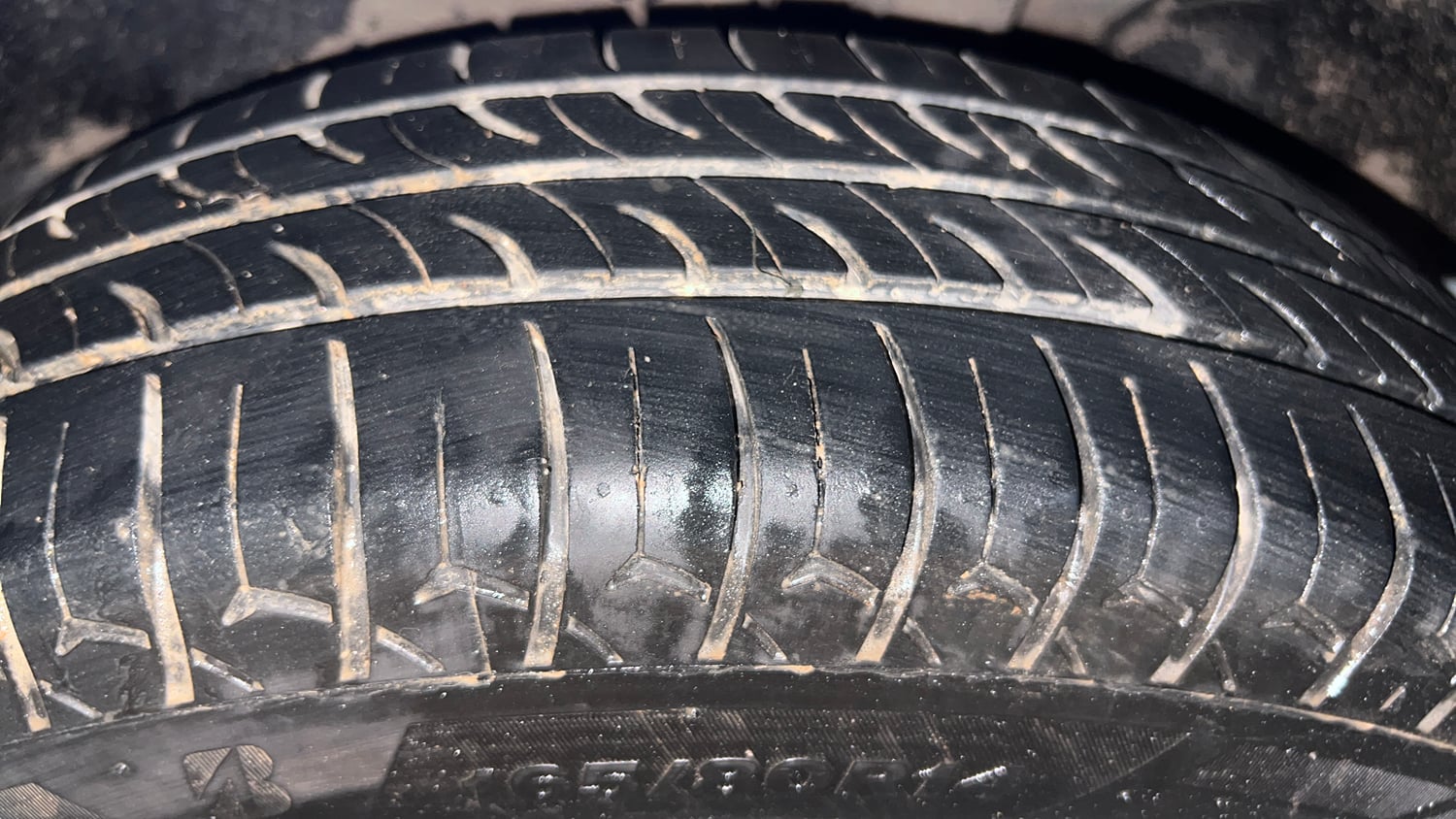 Used 2017 Maruti Suzuki Dzire VXi AMT Petrol Automatic tyres LEFT REAR TYRE TREAD VIEW