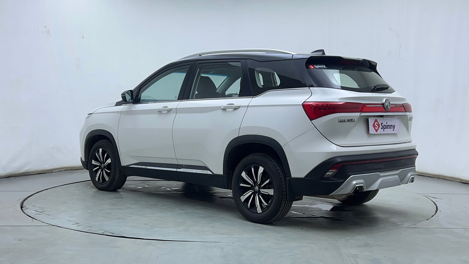 Used 2020 MG Motors Hector Sharp 2.0 Diesel Dual Tone Diesel Manual exterior LEFT REAR CORNER VIEW