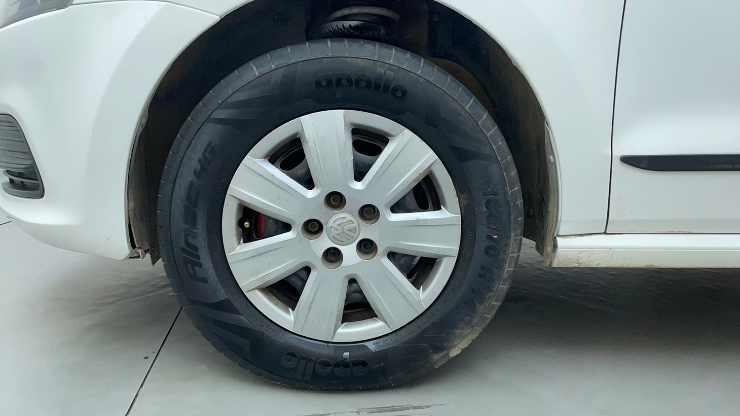 Used 2015 Volkswagen Polo Trendline 1.2L (P) Petrol Manual tyres LEFT FRONT TYRE RIM VIEW