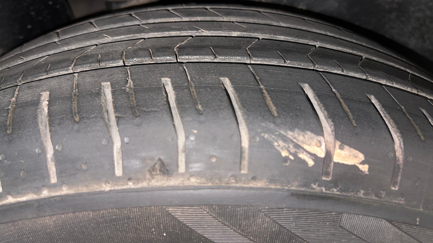 Used 2023 Hyundai Creta SX (O) 1.5 Petrol IVT Knight Petrol Automatic tyres RIGHT REAR TYRE TREAD VIEW