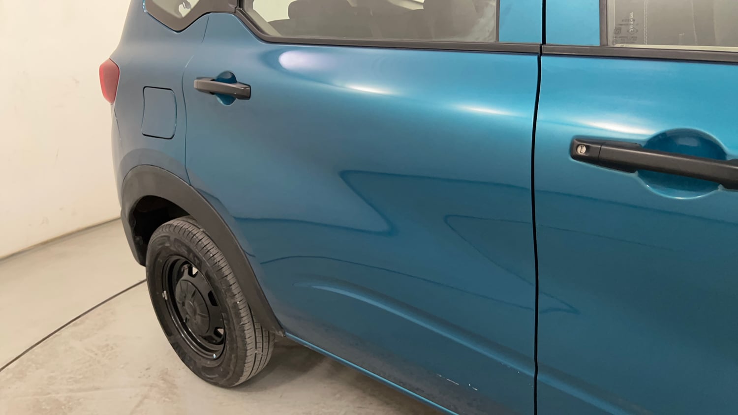 Used 2025 Renault Triber Evolution Petrol Manual dents MINOR SCRATCH