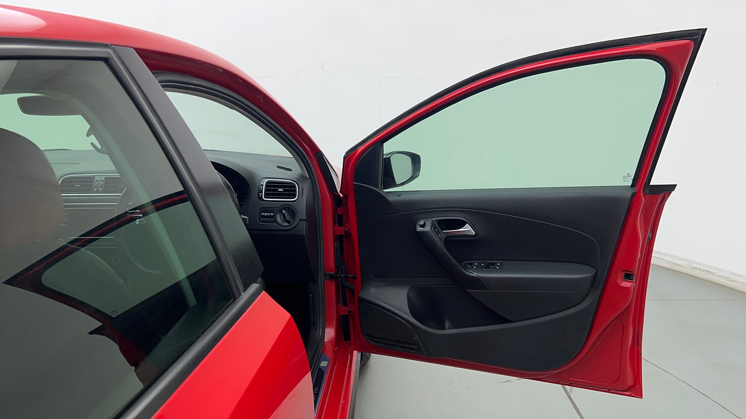 Used 2021 Volkswagen Polo GT Petrol Automatic interior RIGHT FRONT DOOR OPEN VIEW