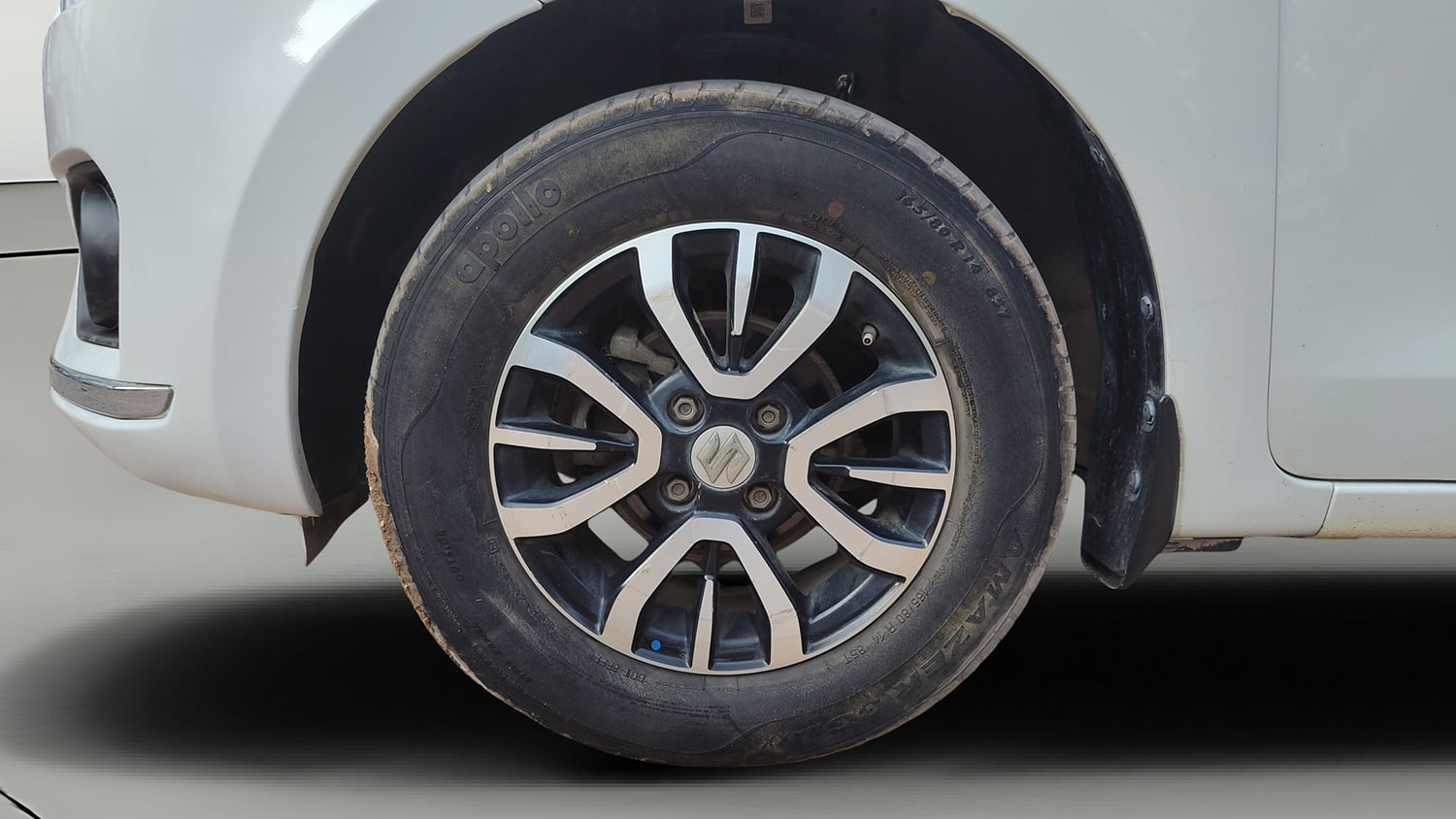 Used 2020 Maruti Suzuki Dzire VXi AMT Petrol Automatic tyres LEFT FRONT TYRE RIM VIEW