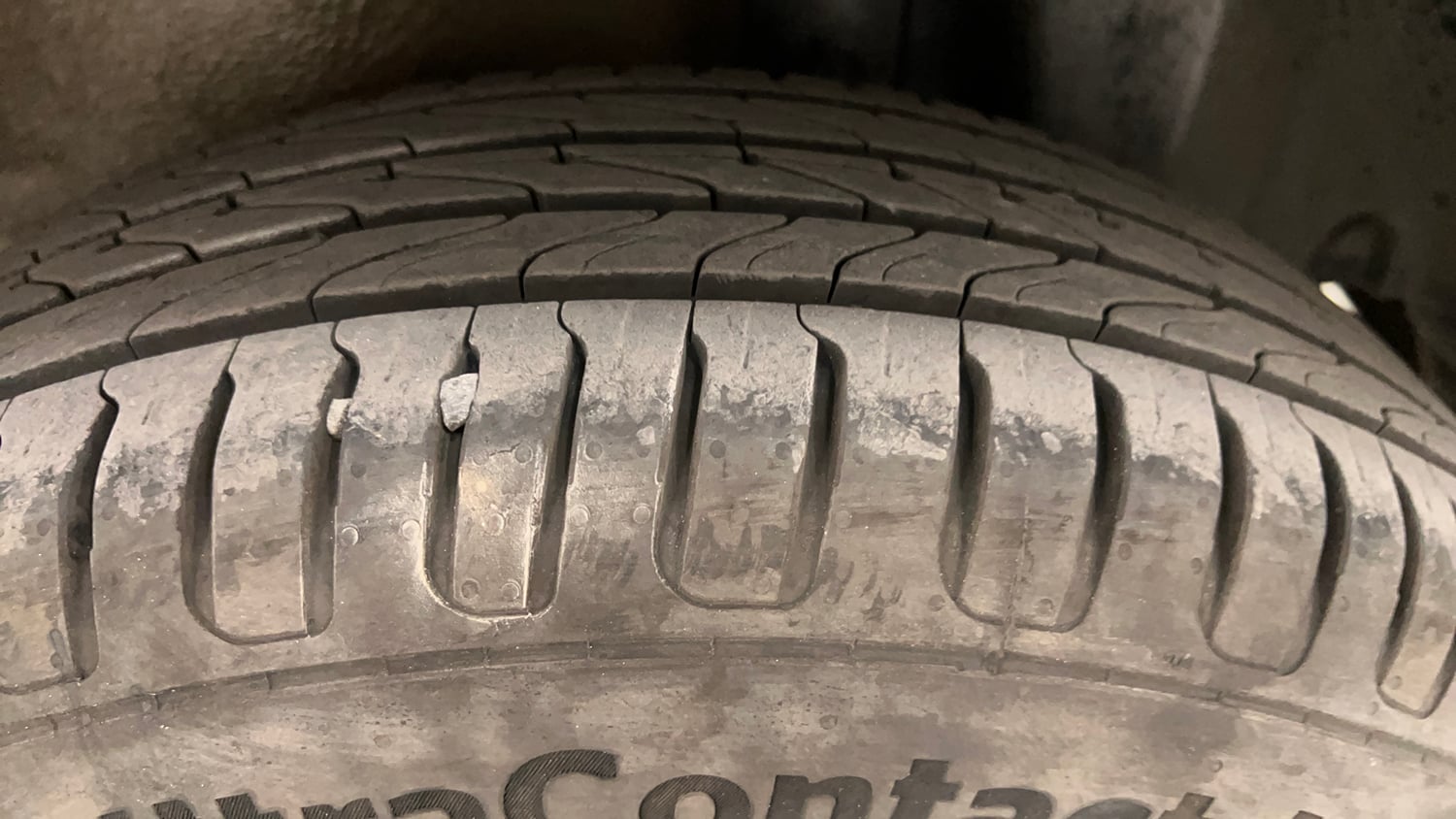 Used 2015 Maruti Suzuki Ritz Zxi BS-IV Petrol Manual tyres LEFT REAR TYRE TREAD VIEW