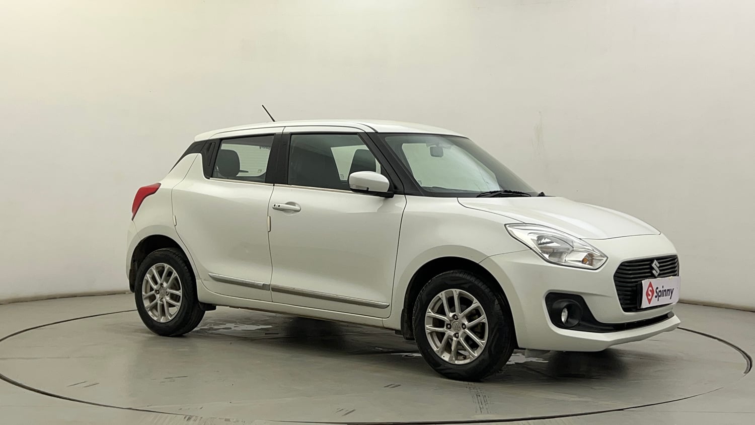Used 2019 Maruti Suzuki Swift ZXi Petrol Manual exterior RIGHT FRONT CORNER VIEW
