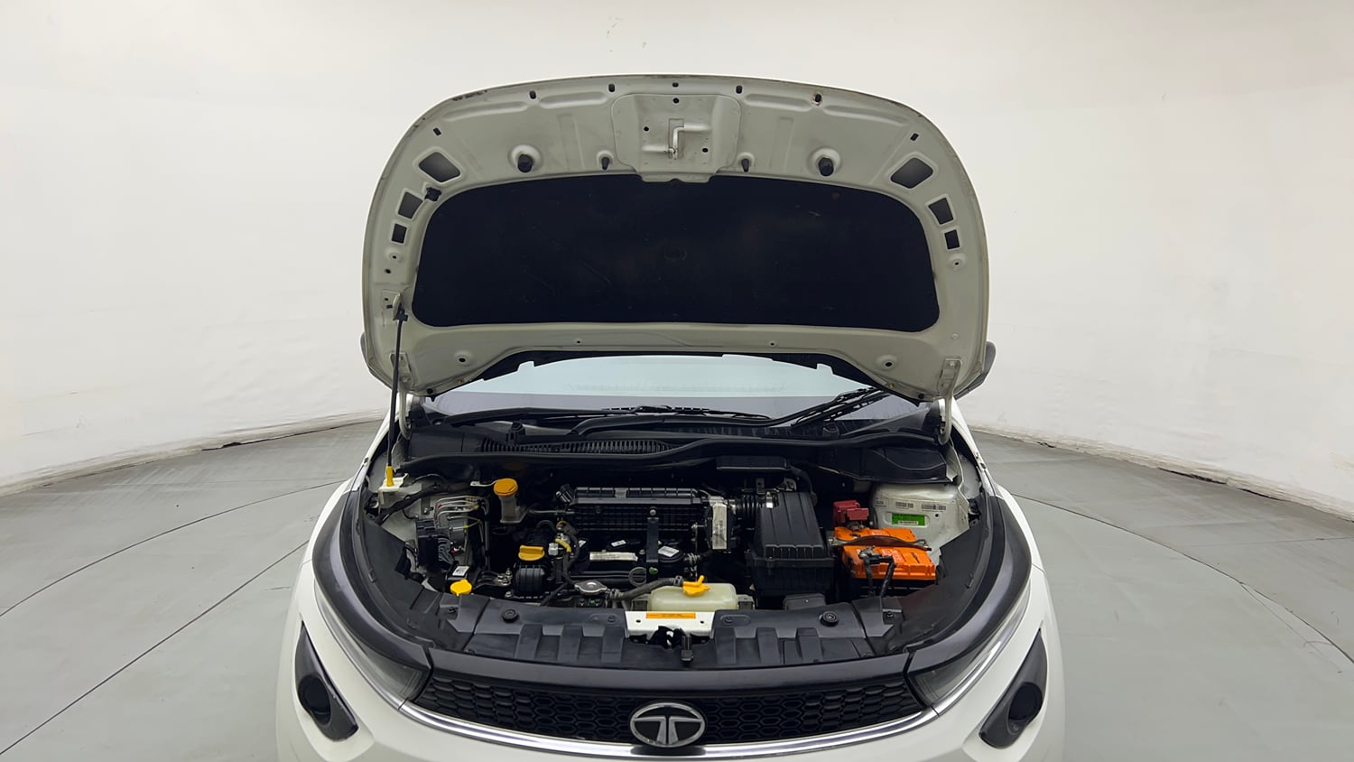 Used 2023 Tata Altroz XM (S) Petrol Petrol Manual engine ENGINE & BONNET OPEN FRONT VIEW