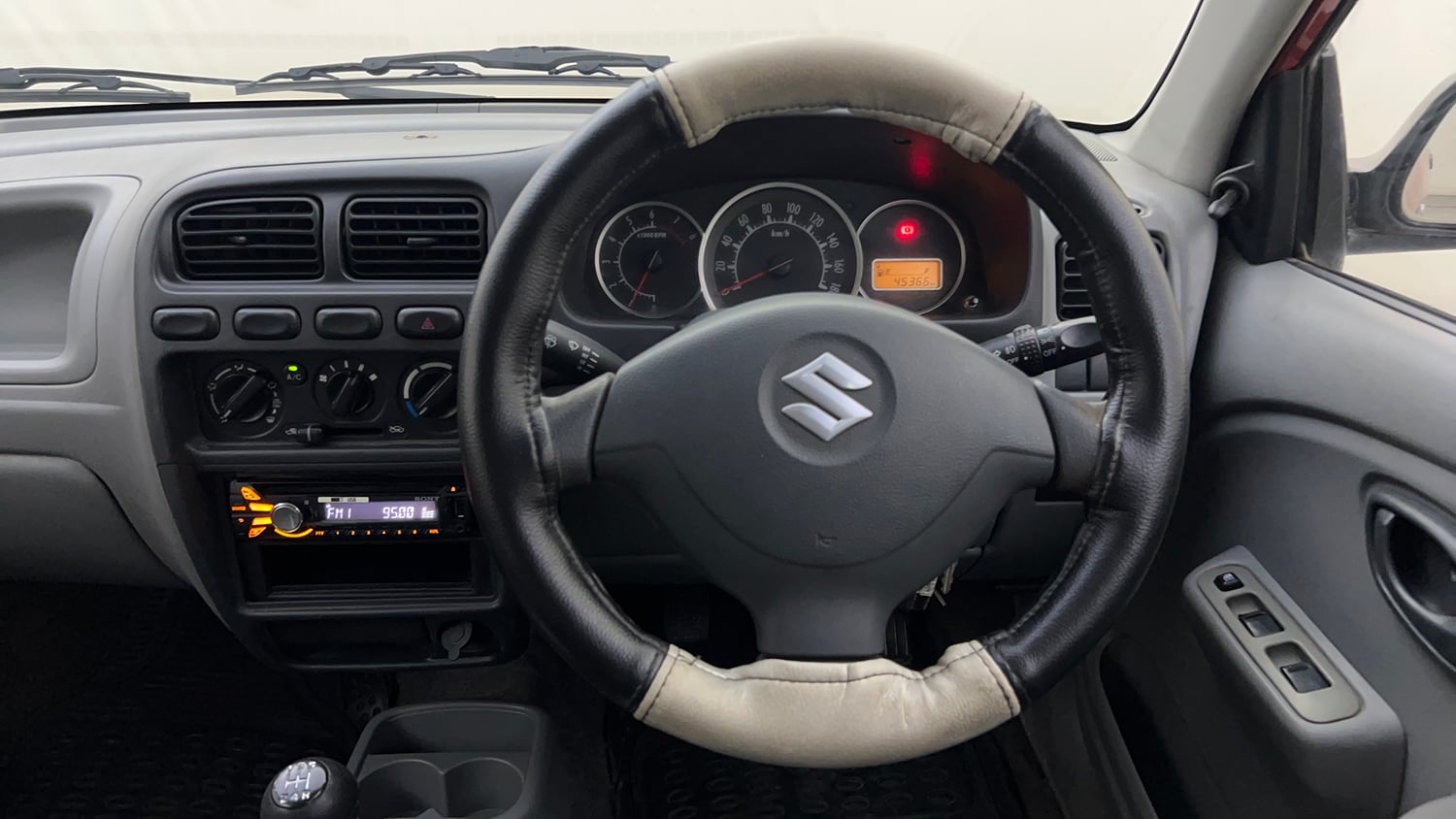 Used 2013 Maruti Suzuki Alto K10 VXi Petrol Manual interior STEERING VIEW