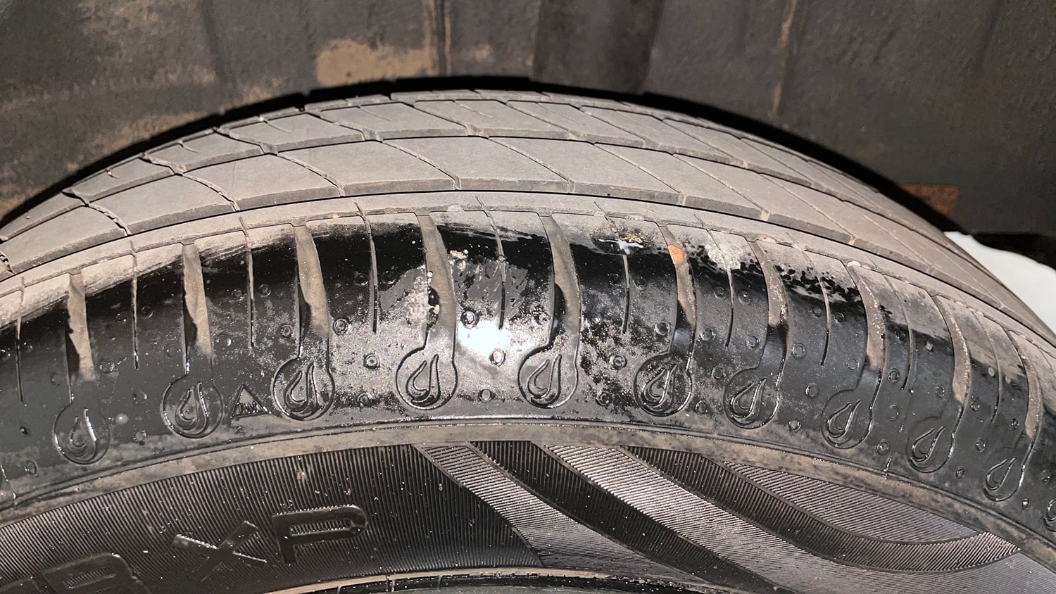 Used 2020 Renault Kwid RXT Petrol Manual tyres LEFT REAR TYRE TREAD VIEW