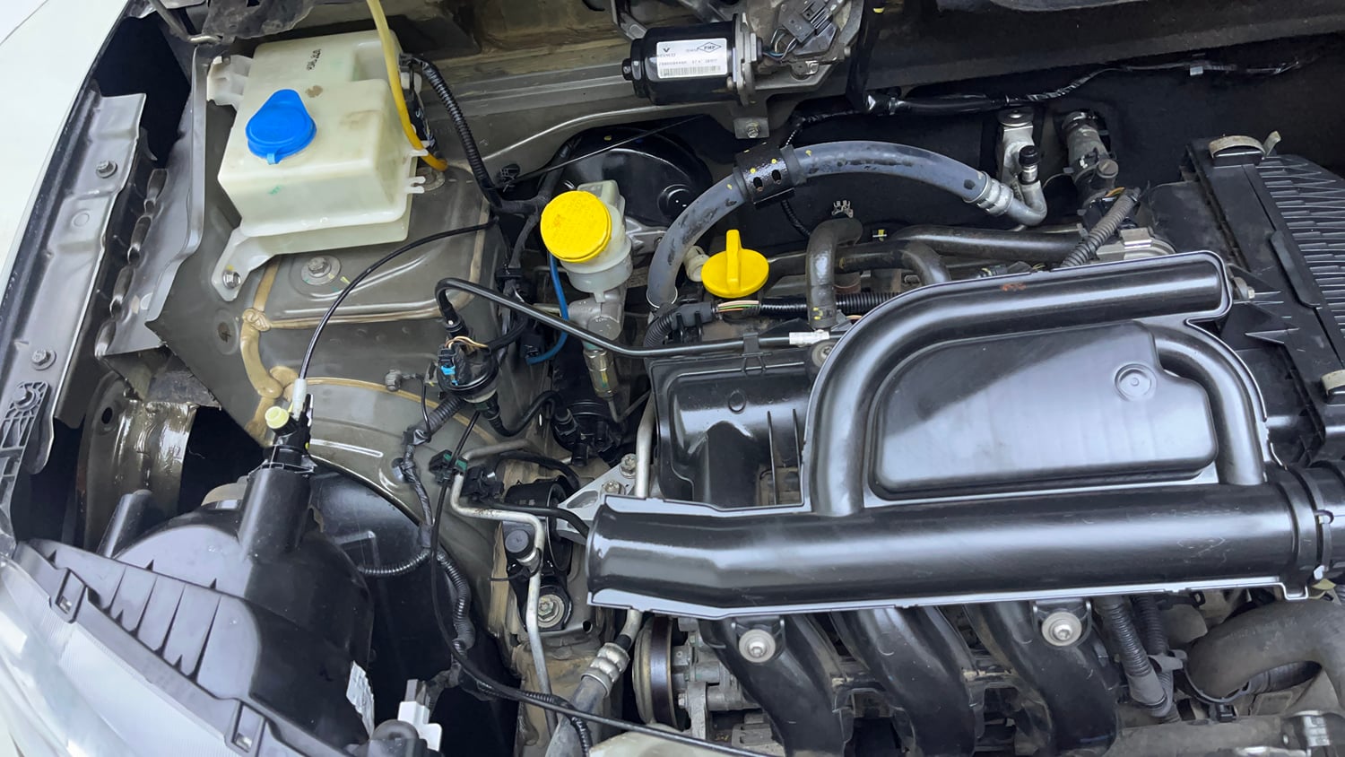 Used 2018 Renault Kwid 1.0 RXT AMT Petrol Automatic engine ENGINE RIGHT SIDE VIEW
