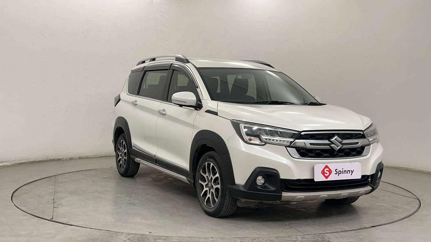Used 2022 Maruti Suzuki XL6 Alpha MT Petrol Petrol Manual exterior RIGHT FRONT CORNER VIEW
