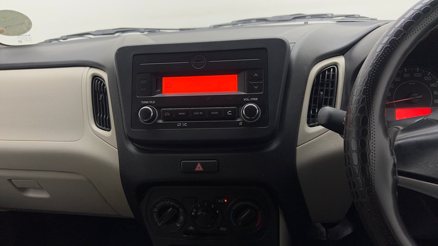 Used 2024 Maruti Suzuki Wagon R VXI 1.0 Petrol Manual top_features Integrated (in-dash) music system