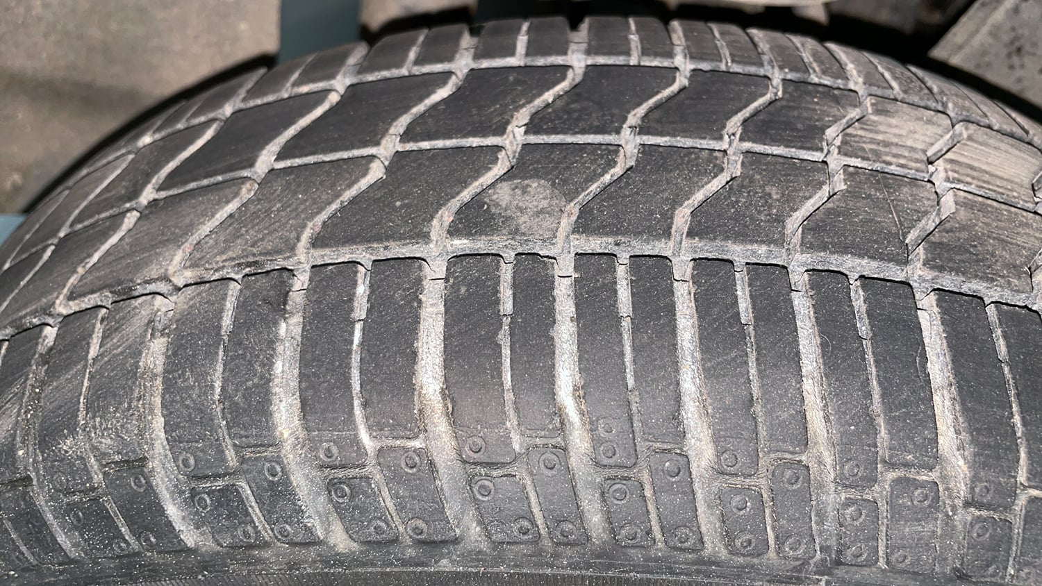 Used 2015 Tata Nano Twist XTA Petrol Automatic tyres RIGHT REAR TYRE TREAD VIEW