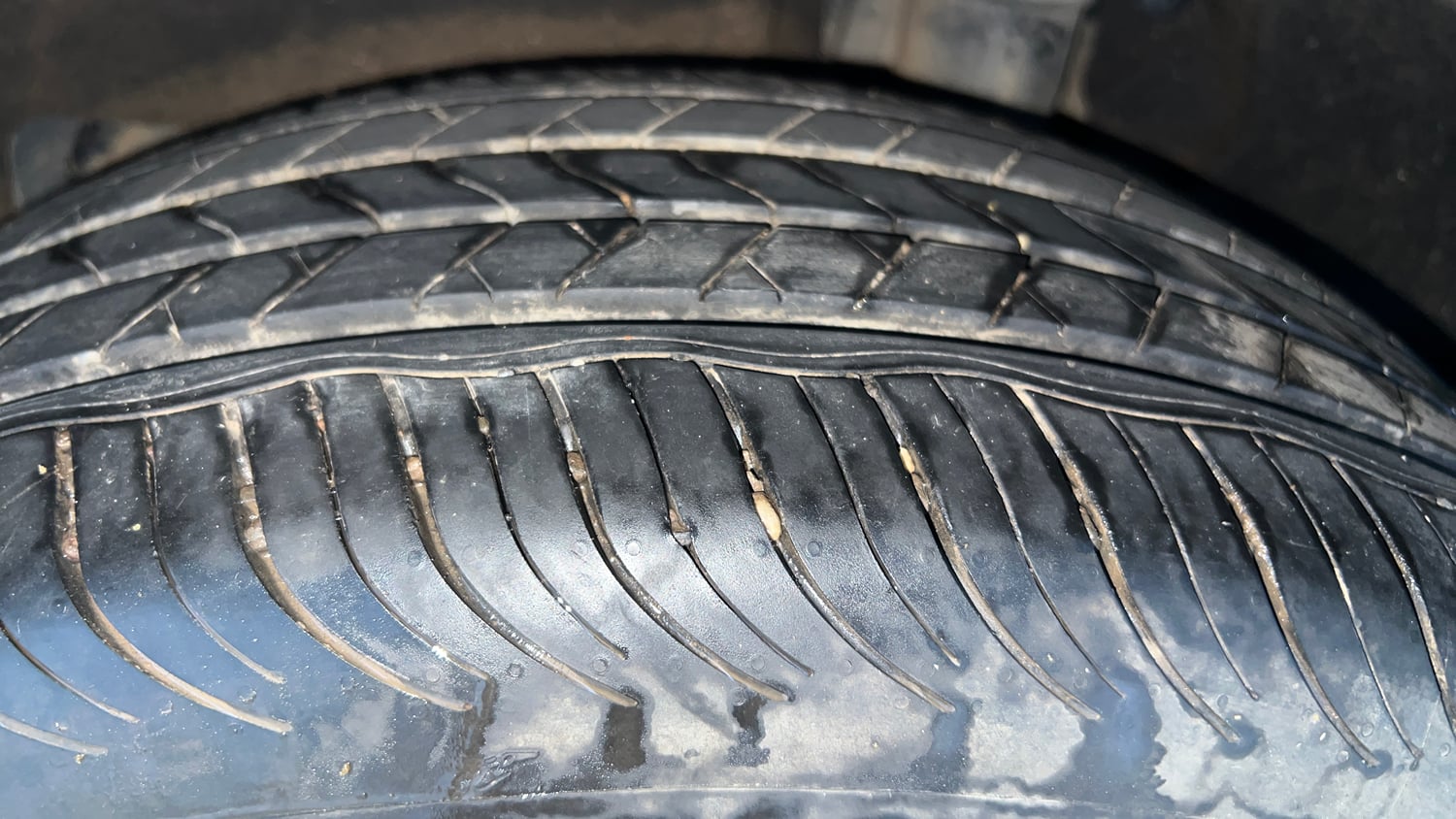Used 2023 Mahindra XUV700 AX 3 Diesel MT 7 STR Diesel Manual tyres LEFT REAR TYRE TREAD VIEW
