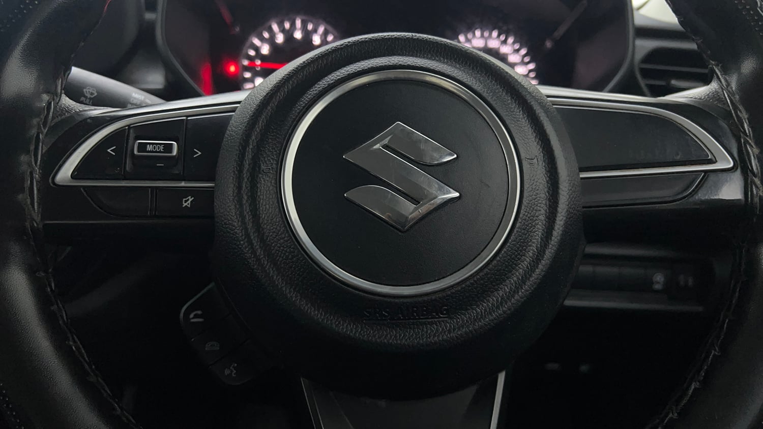 Used 2024 Maruti Suzuki Swift VXi (O) AMT Petrol Automatic top_features Airbags