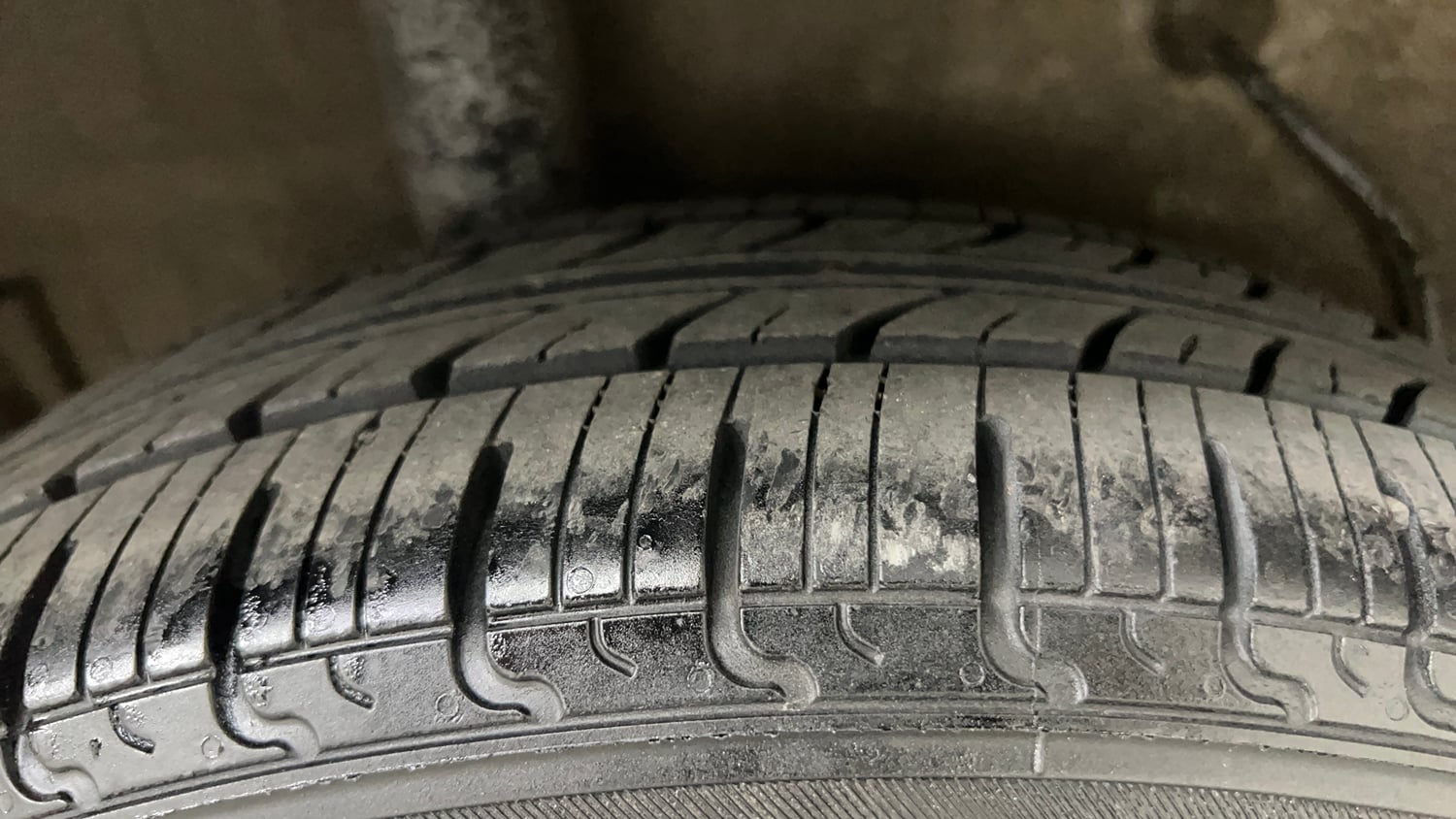 Used 2017 Maruti Suzuki Celerio ZXi Opt Petrol Manual tyres RIGHT REAR TYRE TREAD VIEW