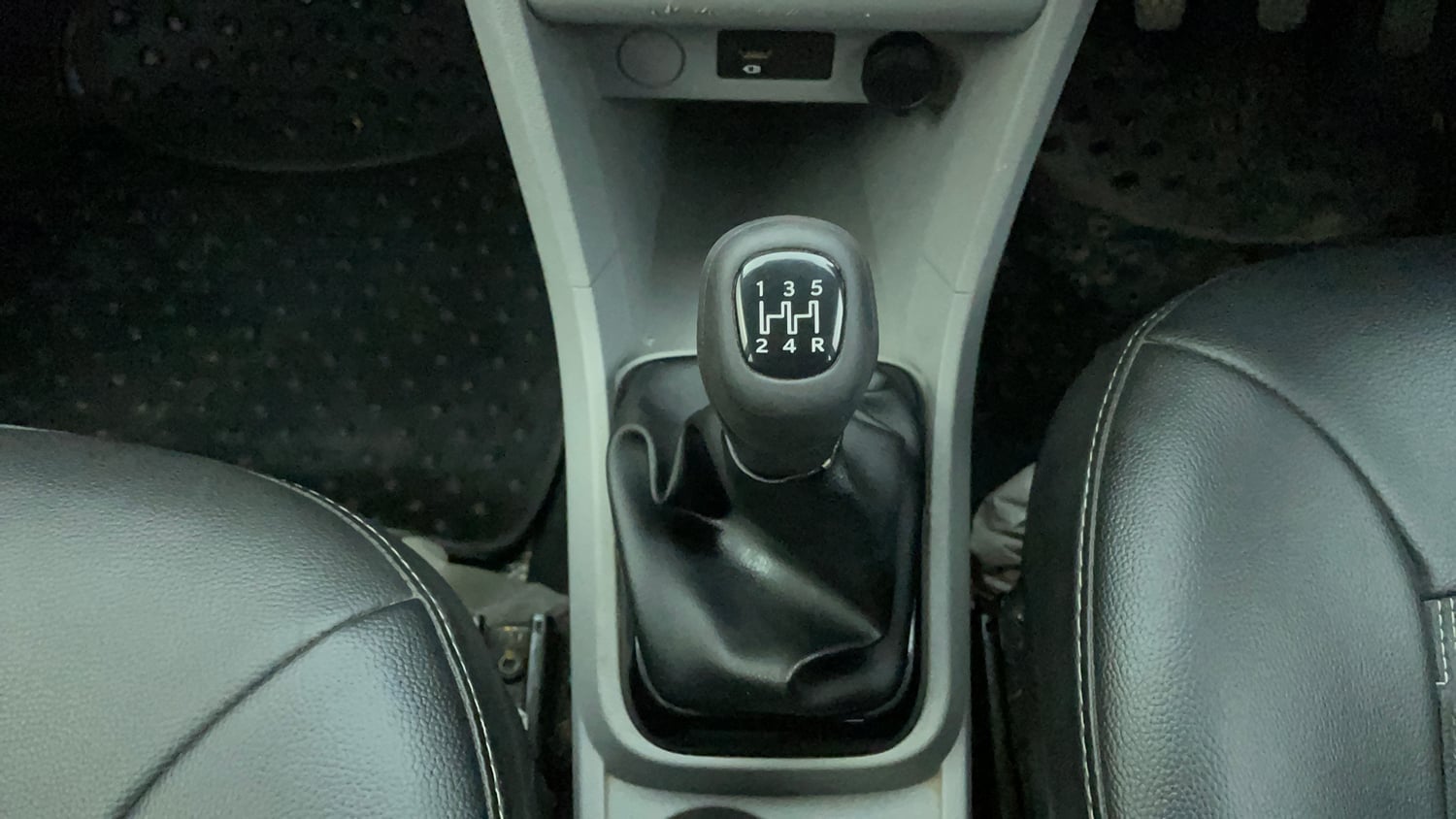 Used 2024 Tata Tiago XT Rhythm iCNG Cng Manual interior GEAR  KNOB VIEW