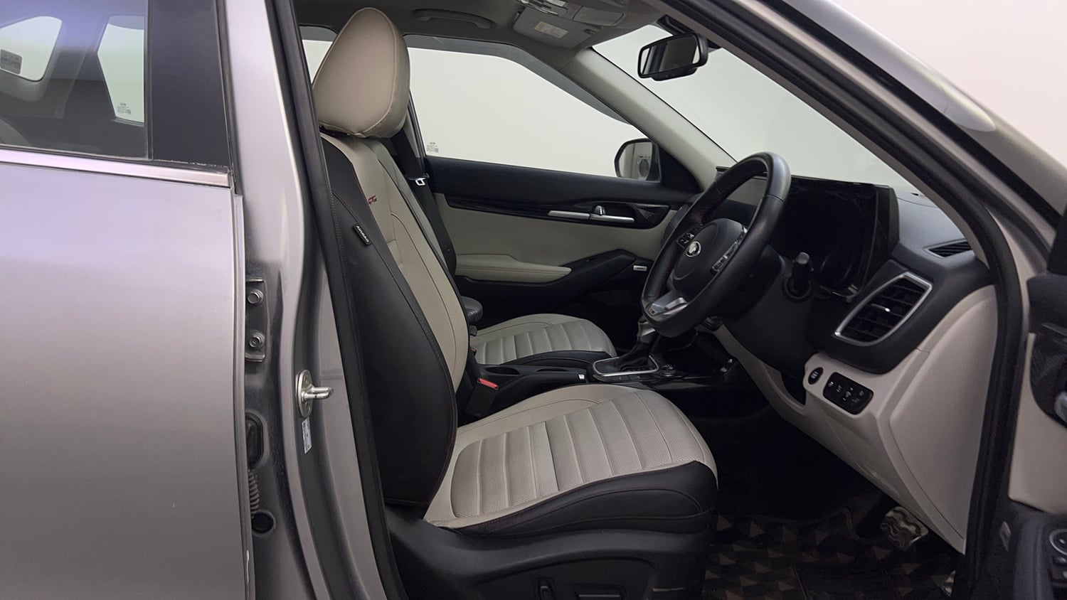 Used 2020 Kia Seltos GTX Plus AT 1.5 Diesel Diesel Automatic interior RIGHT SIDE FRONT DOOR CABIN VIEW