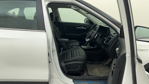 Used 2022 Kia Seltos GTX Plus 1.4 DCT Petrol Automatic interior RIGHT SIDE FRONT DOOR CABIN VIEW